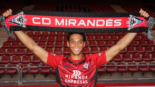 Eto’o: “Quiero hacer mi propia carrera. Quiero ser Etienne”