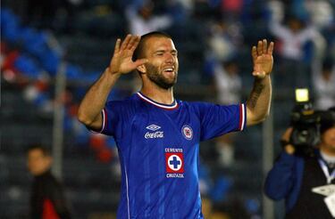 Jugó en Europa y brilló en Cruz Azul: Ahora es comentarista deportivo