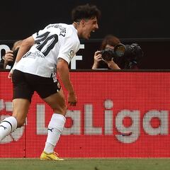 Diego López, el siguiente en firmar