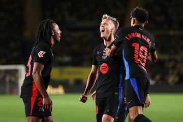 El partido fue muy disputado en la primera mitad, con Las Palmas resistiendo los ataques del Bar?a. Sin embargo, en la segunda parte, Dani Olmo abri¨® el marcador en el minuto 62 con un gran disparo. En el tiempo a?adido, Ferran Torres sentenci¨® el encuentro en el minuto 90+5, asegurando los tres puntos para el equipo catal¨¢n.
El Bar?a mantuvo el liderato de LaLiga con esta victoria, igualando la racha de 13 partidos sin perder que logr¨® en la temporada anterior.