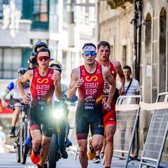 Miriam Casillas y Roberto Sánchez lideran la ‘triarmada’