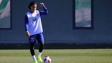 Diego Lainez ya est&aacute; bajo las &oacute;rdenes de Quique Seti&eacute;n luego de pasar los ex&aacute;menes m&eacute;dicos. El martes ser&aacute; presentado y llevar&aacute; el dorsal 25 con los verdiblancos.