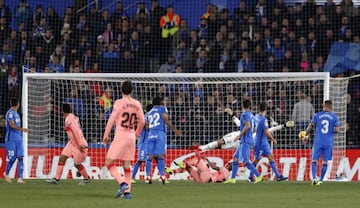 0-2. Luis Suárez marcó el segundo gol.