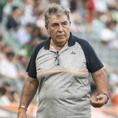 Carlos Reinoso sí pone a Blanco y Hugo Sánchez en su once ideal de la Liga MX