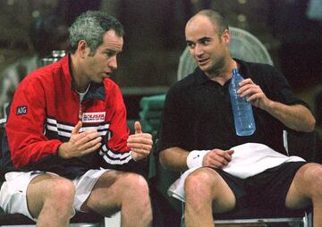 John McEnroe con Andre Agassi en una eliminatoria de la Copa Davis.