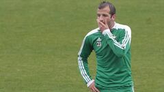 Los descartes, con el grupo;
Van der Vaart negocia su adi¨®s