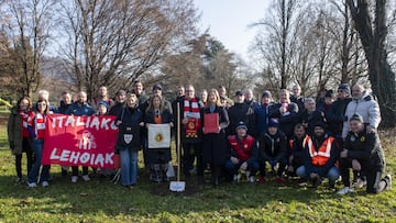 Arrancan el retoño del árbol de Gernika que el Athletic plantó en Bérgamo