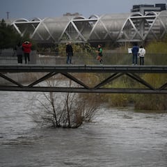 Madrid, en alerta: el Manzanares multiplica por 15 su caudal, hay riesgo de desbordamiento y cortes de carreteras