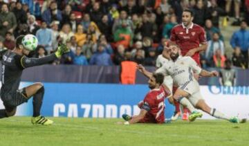 El Real Madrid consiguió su tercera Supercopa de Europa gracias al gol de Carvajal en en la prórroga.