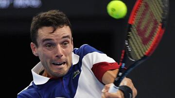 Roberto Bautista devuelve una bola ante Zhang Ze en el China Open de Pekín.