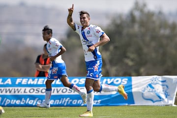 El delantero argentino fue traido por Monarcas en el 2014 y desde entonces no ha podido hacer su debut en el máximo circuito de México. Ya pasó por Atlas y ahora en 'La Franja' juegó el torneo con la sub-20. 