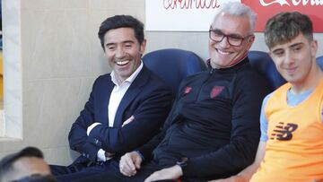 Marcelino y Uria en el estadio de La Cer&aacute;mica.
 