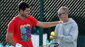 El tenista español Carlos Alcaraz entrena junto a Samuel López en el Club de Campo de Murcia