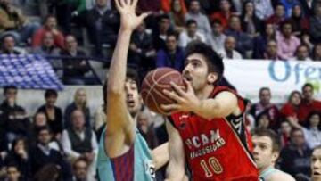 Tomic intenta taponar a Franch.