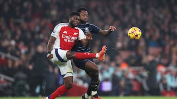 Jhon Durán reaparece en empate de Aston Villa ante Arsenal