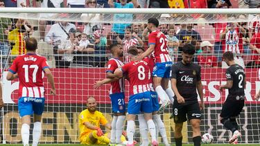 Los jugadores del Girona celebran el gol de Artem Dovbyk.