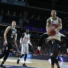 Larkin 'pasa' de 6,3 millones para volver a la NBA con los Celtics