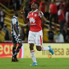 Santa Fe gana con doblete de Urrego y espera a Millonarios