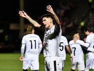 Parecía que se iba a perder la jugada, a pesar de su control exquisito. Kuki se cerró mucho, pero hizo lo que parecía imposible. Gol salvador, casi sin ángulo, para dar el triunfo al Ceuta.