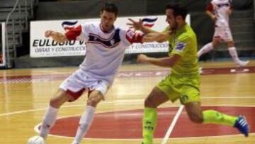 Acción del partido entre el Santiago y el Montesinos Jumilla, disputado el viernes.