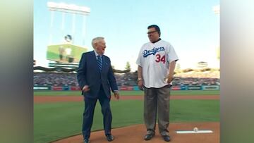 Heartwarming tribute: Vin Scully’s cherished moment with Fernando Valenzuela
