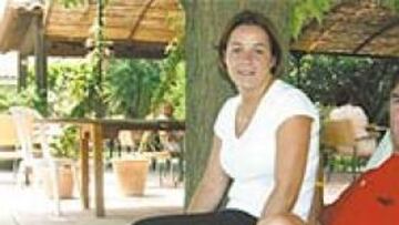 <b>CON SU ESPOSA.</b> Paco Mancebo recibió la visita de su esposa, Luisa, ayer, día de descanso. Pero el abulense no piensa reposar mucho. Dice que le gusta la etapa de hoy y que va a tratar de ganarla. Allí, en Villard de Lans, ya venció dos veces otro castellano, el segoviano Perico Delgado.