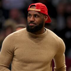 LeBron James reveals the one thing he thinks is “weird” about NBA culture