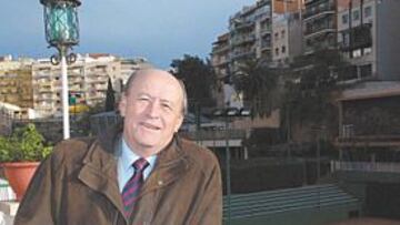 <b>EN SU CASA. </b>Juan Antonio Peña, en las instalaciones de su club, el CT Barcino de Barcelona.