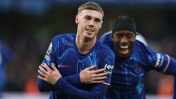 Cole Palmer, jugador del Chelsea, celebra el gol anotado ante el Aston Villa.