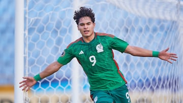 Stephano Carrillo celebrates his goal 1-0 of Mexico during the game Mexico (Mexican National Team) vs El Salvador, corresponding to the Quarterfinals of the Concacaf Under-17 Mens Championship Guatemala 2023, at  Doroteo Guamuch Flores Stadium, on February 21, 2023.
<br><br>
 Stephano Carrillo celebra su gol 1-0 de Mexico durante el partido Mexico (Seleccion Nacional Mexicana) vs El Salvador, correspondiente a Cuartos de final del campeonato Masculino Sub-17 de la Concacaf Guatemala 2023, en el Estadio Doroteo Guamuch Flores, el 21 de Febrero de 2023.