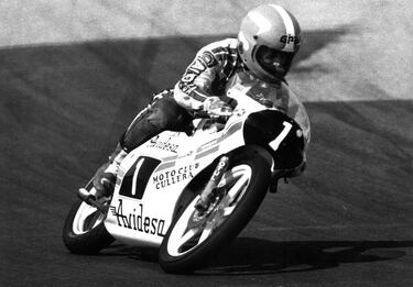 Con el valenciano, que da nombre al circuito de Cheste, cerramos el ‘top-10’ de campeones del mundo españoles y, también, el de bicampeones. En su caso, sus dos títulos llegaron en 50cc (en 1978 y 1981), la categoría en la que corrió durante casi toda su carrera (a excepción de un último año en 80cc en 1984) compaginándola con la de 125cc.