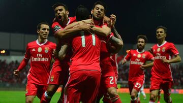 El Benfica se impone por la mínima y continúa líder