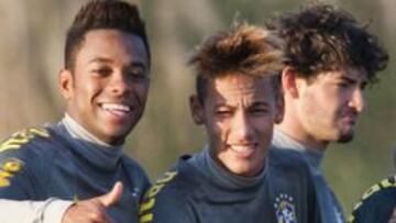 <b>ARENGA. </b>Menezes se dirige a sus jugadores.