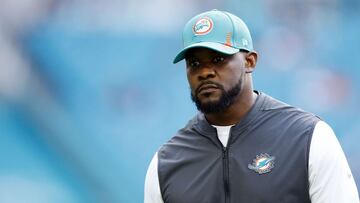 Tras tres campañas en los Dolphins, marca de 24-25 y sin apariciones en playoffs, Miami cortó su relación laboral con Brian Flores.