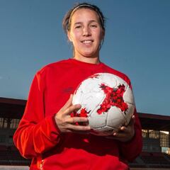 El Sevilla renueva a su goleadora Jenni Morilla