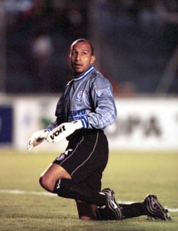 El arquero mexicano participó con Cruz Azul en las ediciones de 2001 y 2003. Fue parte fundamental de La Máquina para el subcampeonato en 2001 frente a Boca Juniors en la final. Su actuación en el torneo le sirvió para ganarse la titularidad en la selección mexicana y en el mundial de 2002.