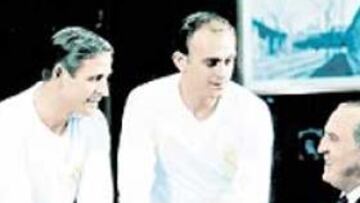 <b>SUEÑO CUMPLIDO. </b>Bernabéu reunió a Kopa y Di Stéfano en 1956.