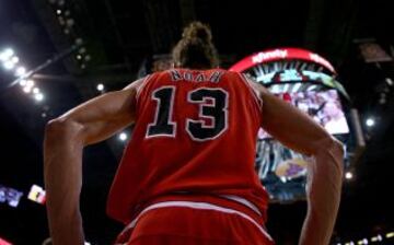 Joakim Noah en el American Airlines Arena.