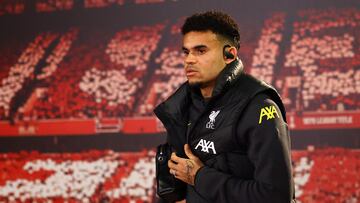 Soccer Football - Premier League - Nottingham Forest v Liverpool - The City Ground, Nottingham, Britain - January 14, 2025 Liverpool's Luis Diaz arrives at the stadium before the match Action Images via Reuters/Andrew Boyers EDITORIAL USE ONLY. NO USE WITH UNAUTHORIZED AUDIO, VIDEO, DATA, FIXTURE LISTS, CLUB/LEAGUE LOGOS OR 'LIVE' SERVICES. ONLINE IN-MATCH USE LIMITED TO 120 IMAGES, NO VIDEO EMULATION. NO USE IN BETTING, GAMES OR SINGLE CLUB/LEAGUE/PLAYER PUBLICATIONS. PLEASE CONTACT YOUR ACCOUNT REPRESENTATIVE FOR FURTHER DETAILS..