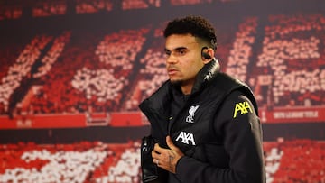 Soccer Football - Premier League - Nottingham Forest v Liverpool - The City Ground, Nottingham, Britain - January 14, 2025 Liverpool's Luis Diaz arrives at the stadium before the match Action Images via Reuters/Andrew Boyers EDITORIAL USE ONLY. NO USE WITH UNAUTHORIZED AUDIO, VIDEO, DATA, FIXTURE LISTS, CLUB/LEAGUE LOGOS OR 'LIVE' SERVICES. ONLINE IN-MATCH USE LIMITED TO 120 IMAGES, NO VIDEO EMULATION. NO USE IN BETTING, GAMES OR SINGLE CLUB/LEAGUE/PLAYER PUBLICATIONS. PLEASE CONTACT YOUR ACCOUNT REPRESENTATIVE FOR FURTHER DETAILS..