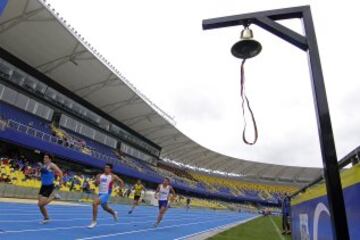 Isidora Jiménez, Roberto Etcheverría y Enzo Yáñez fueron algunos de los campeones nacionales y deportistas de primer nivel que dieron vida al Campeonato de Atletismo de Verano 2016, que además sirvió para el estreno de la nueva pista del remozado estadio Ester Roa Rebolledo.