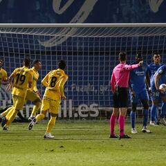 El Málaga asalta el Torres al no 'comparecer' el Fuenlabrada