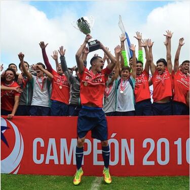 El formado en la UC que explotó lejos de San Carlos: "Me da alegría y nostalgia"