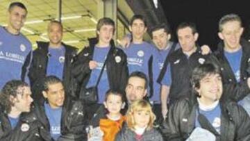 <b>CANSADOS. </b>El Lobelle llegó a Santiago después de ocho horas de viaje por carretera.