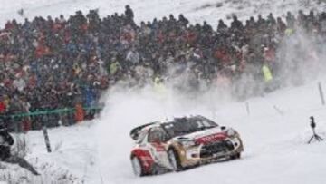 Loeb sigue en cabeza y Sordo hace un trompo en la nieve