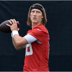 Jaguars sign first overall pick Lawrence to rookie contract