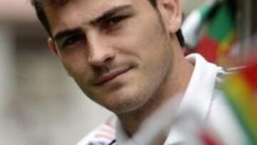 <b>VE AL CAPITÁN BIEN.</b> Casillas considera que Raúl es muy importante y que irá a más.