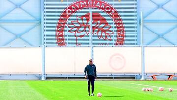 El entrenador espa?ol M¨ªchel Gonz¨¢lez, durante un entrenamiento de Olympiacos en Grecia