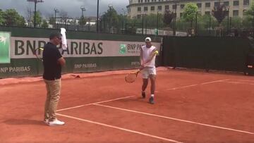 Toni Nadal está en París: ayudó a Rafa en el ensayo del viernes