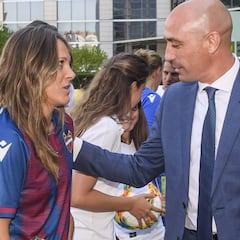 Rubiales se olvidó del fútbol femenino
